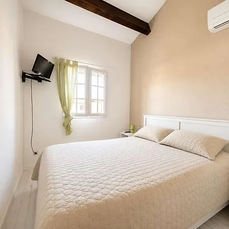 Mazet Renove A Ste-maxime, 3 Pieces, 6 Couchages, Centre-ville, A 500m - Fr-1-226-517 Holiday home Sainte-Maxime