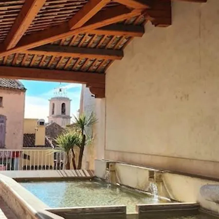 Mazet Renove A Ste-maxime, 3 Pieces, 6 Couchages, Centre-ville, A 500m - Fr-1-226-517 *