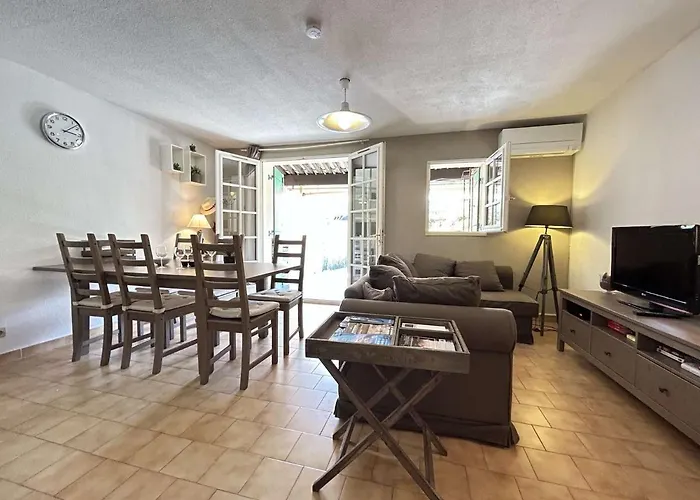 펜션 Mazet Renove A Ste-maxime, 3 Pieces, 6 Couchages, Centre-ville, A 500m - Fr-1-226-517 생트막시메